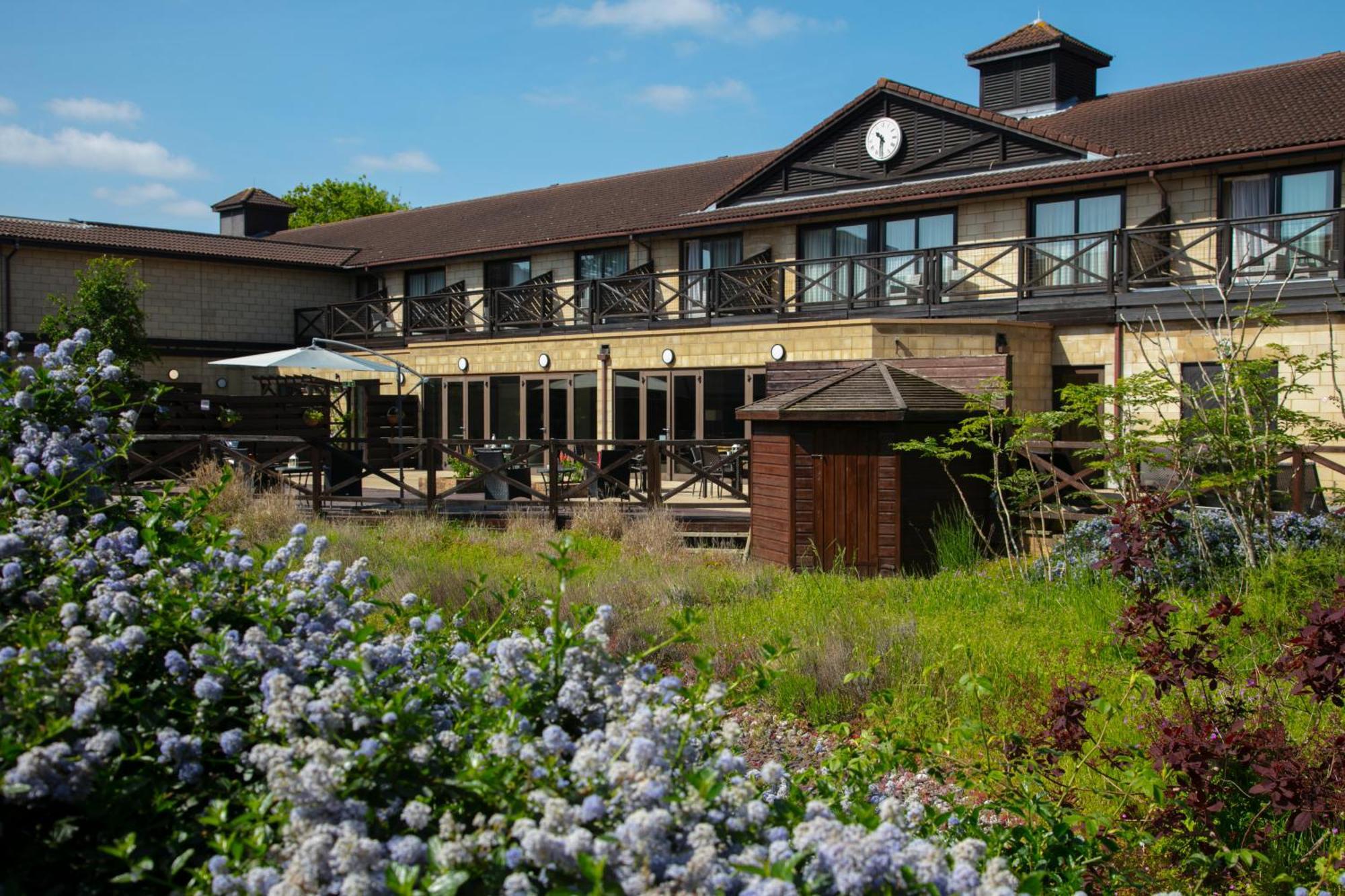 Hampshire Court Hotel & Spa Basingstoke Exterior foto